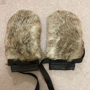 selling Hugo Boss gloves